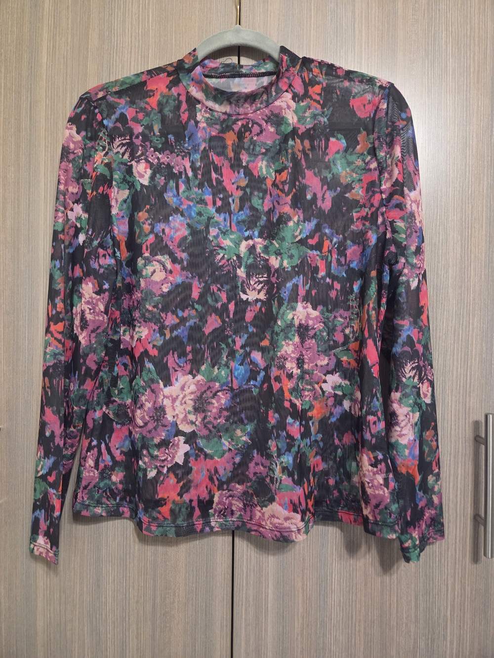 NWOT Feminine Floral Mock Neck Top